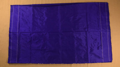 Royal Blue with White Zigzag Patterns Pure handloom Pochampally Ikat Silk saree