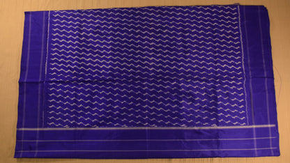 Royal Blue with White Zigzag Patterns Pure handloom Pochampally Ikat Silk saree
