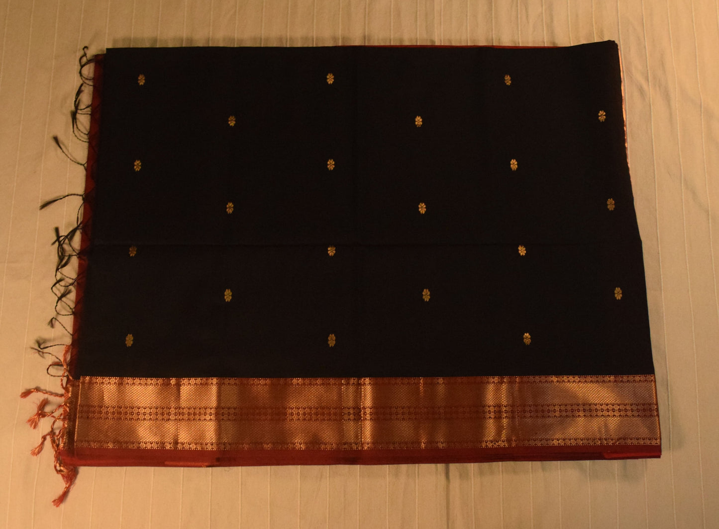 Classic Black and Maroon Handloom Maheshwari Saree