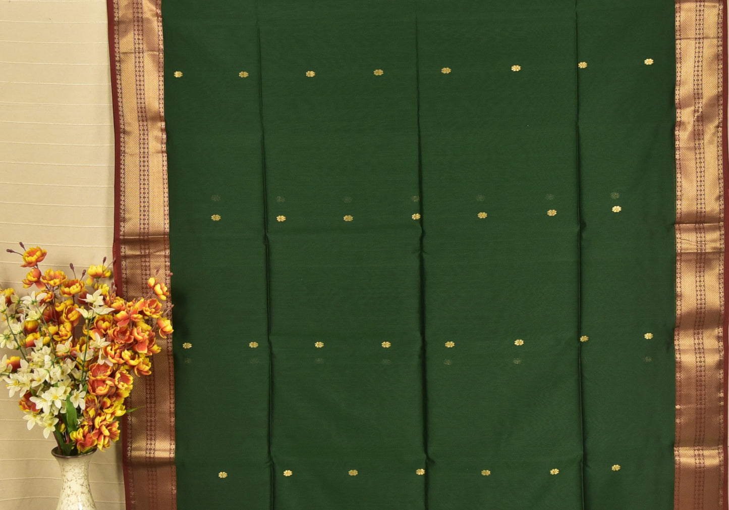 Imperial Bottle Green &  Crimson Red Maheshwari Silk Cotton Saree