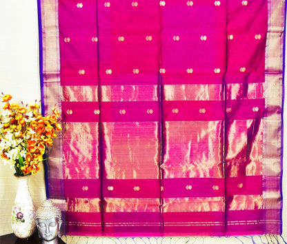 Graceful Crimson Maheshwari Silk Cotton Saree